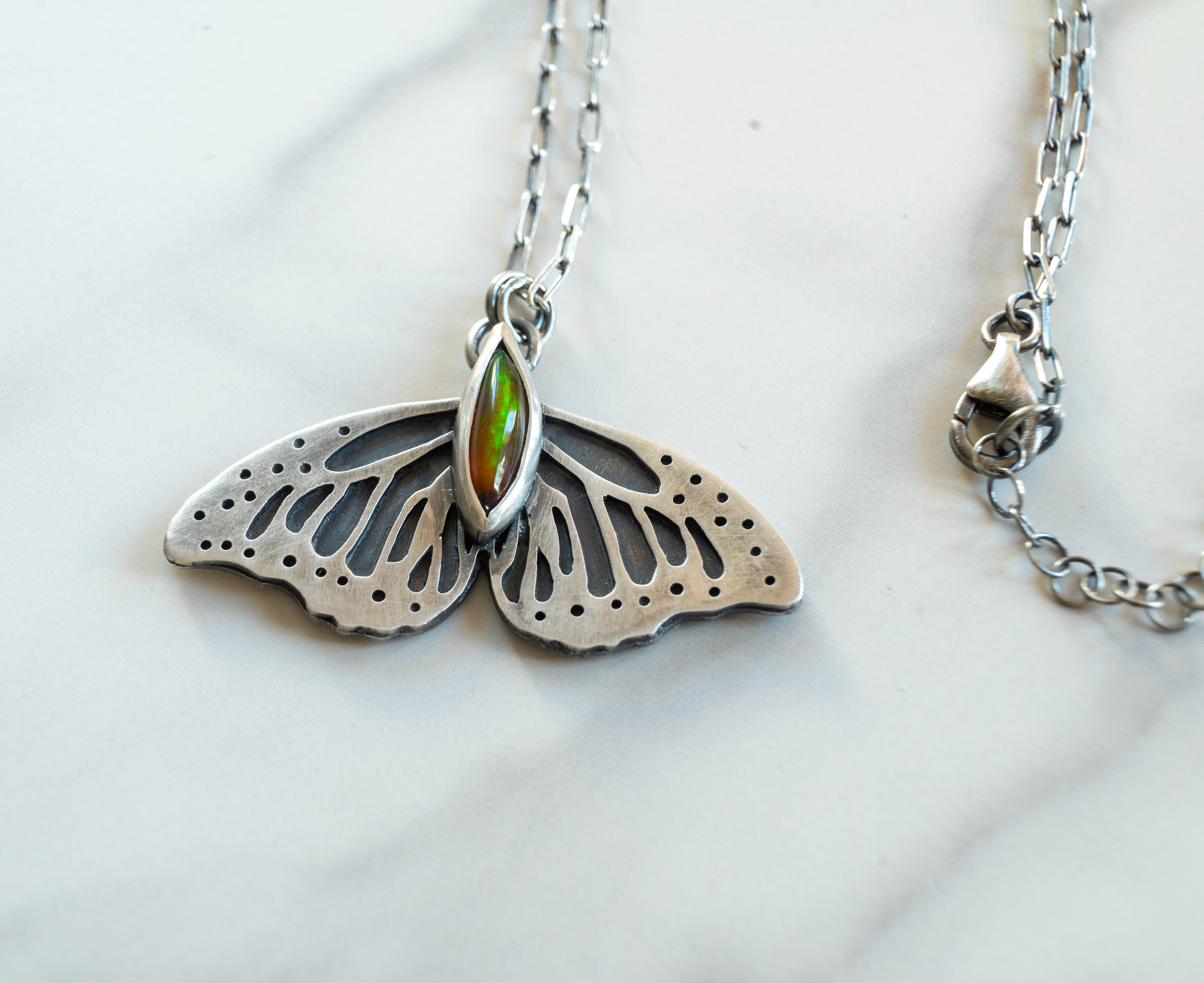 ασημενια κοσμηματα με πετρες