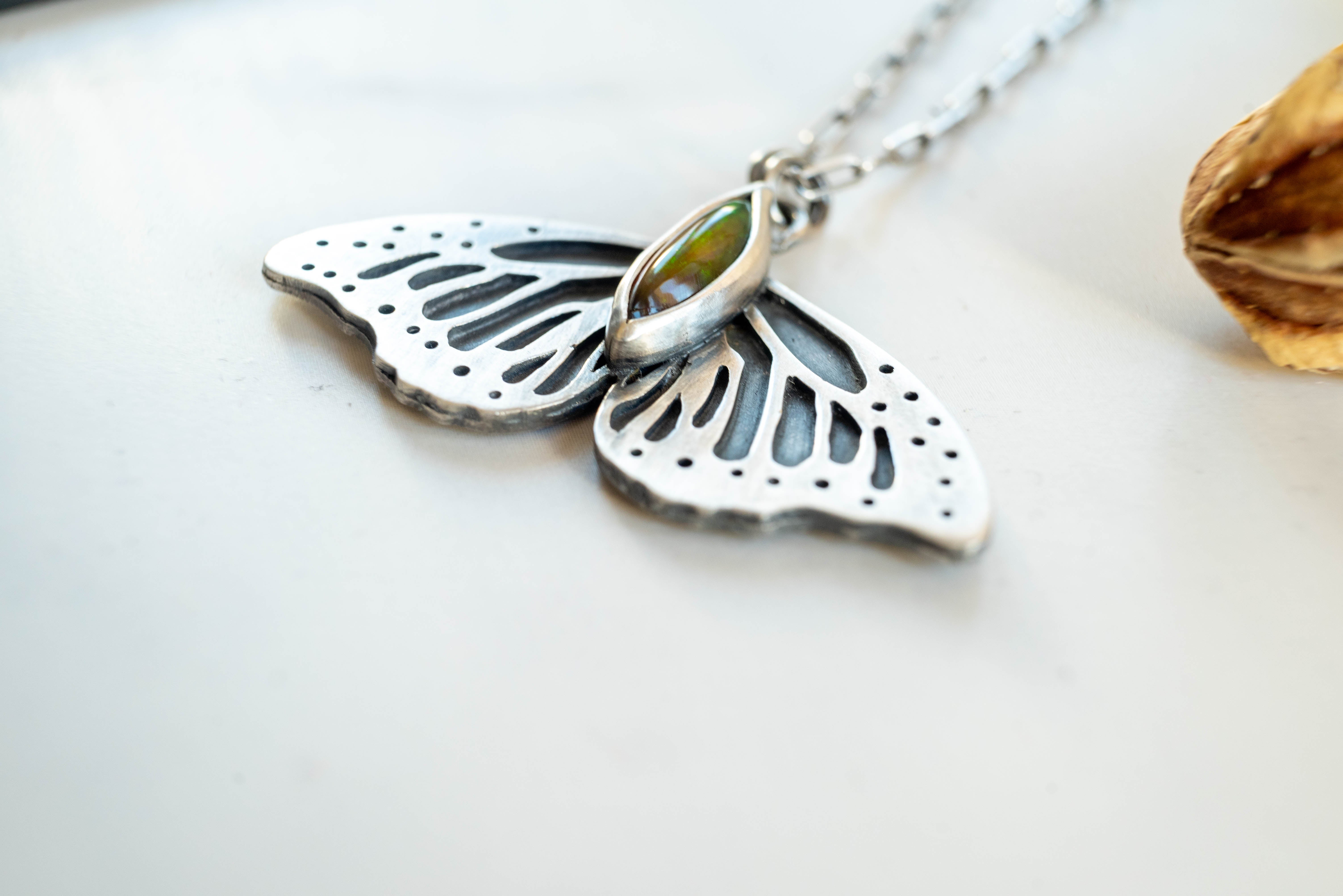 ασημενιο χειροποίητο κολιε πεταλουδα