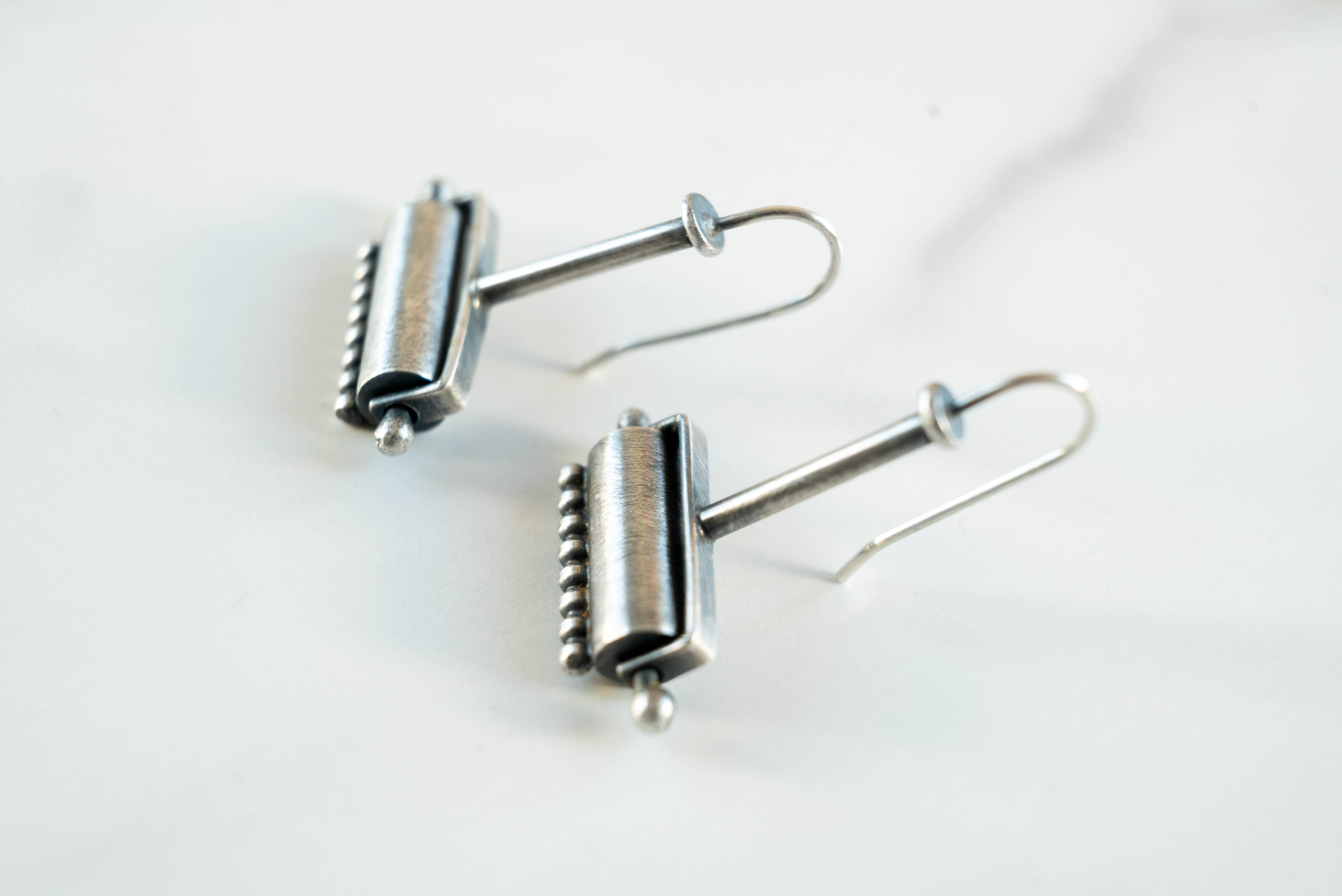 skoularikia ginekia asimenia