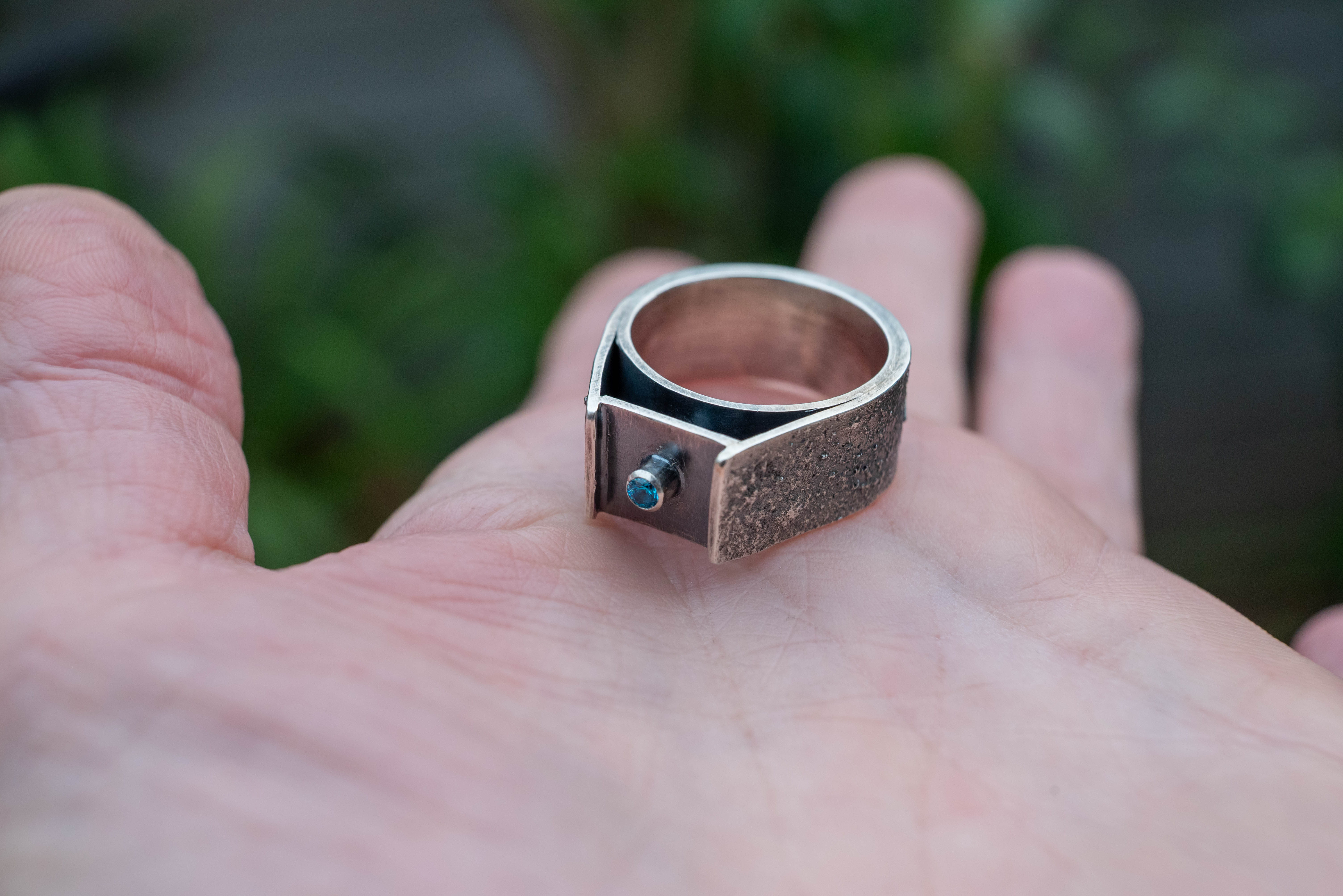 μοναδικό ασημένιο δαχτυλίδι statement για άντρα