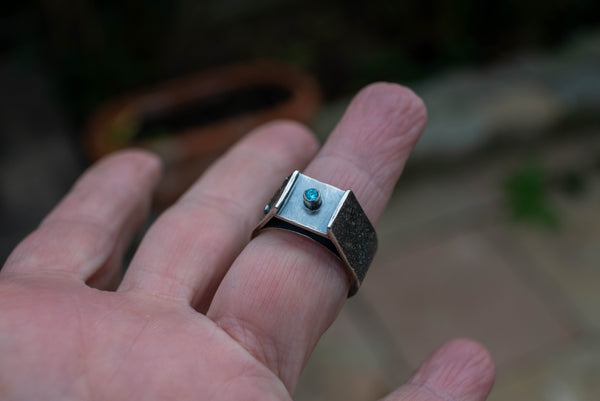 χειροποίητο δαχτυλίδι unisex με industrial σχεδιασμό