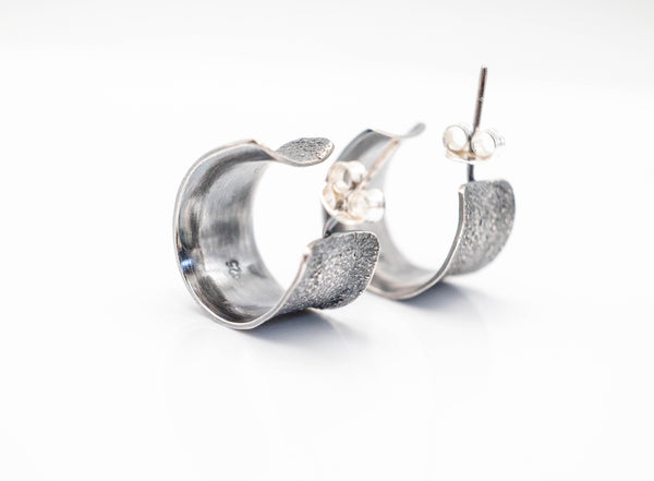 Silver Hoop Earrings with Oxidation and Burnt Texture 15mm.