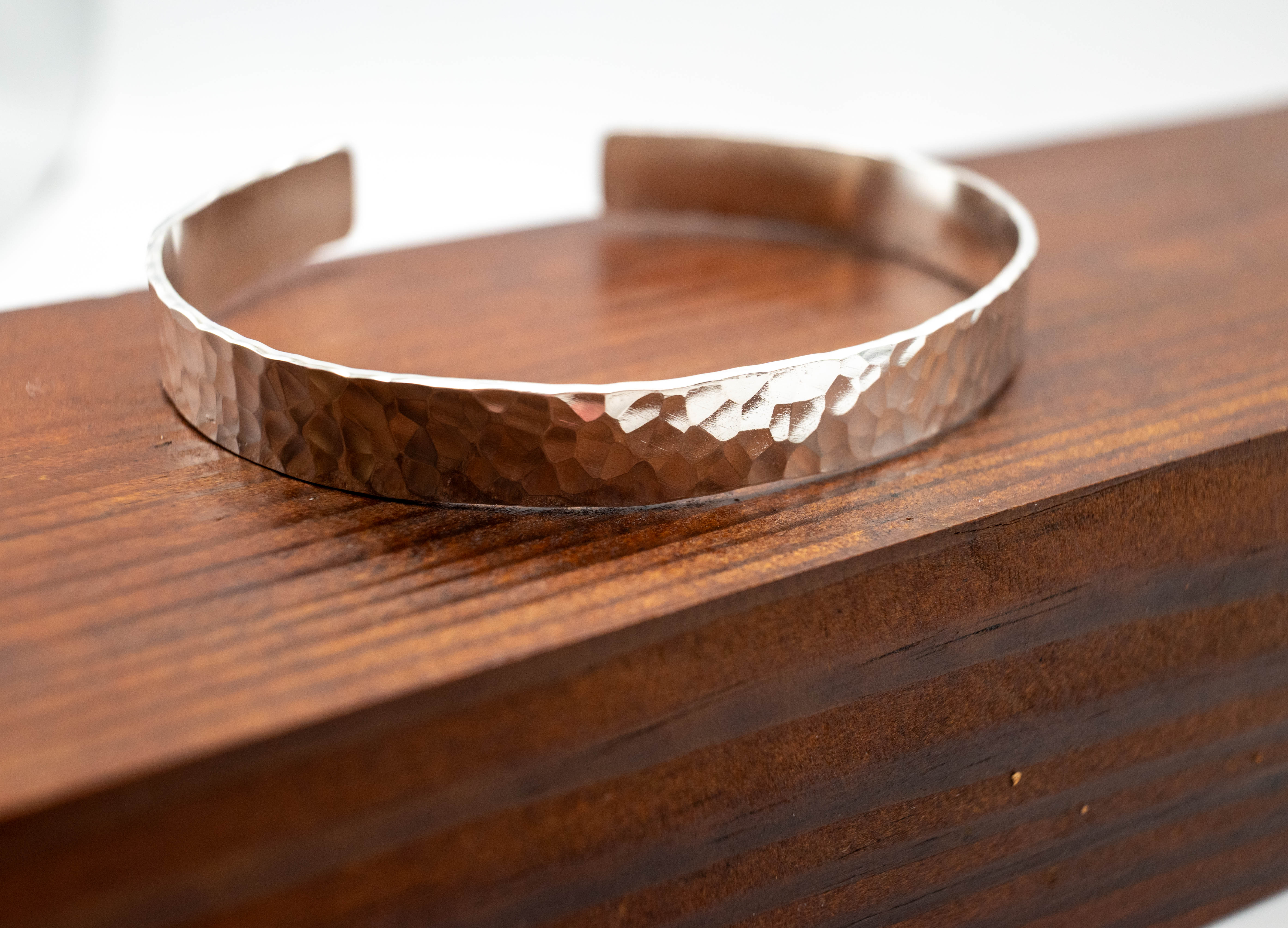 χειροποίητο ασημένιο βραχιόλι χειροπεδα