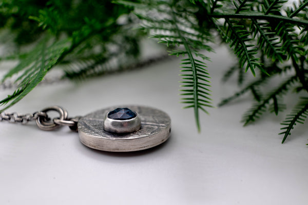 Χειροποίητο ασημένιο κολιέ με Μπλέ Κυανίτη