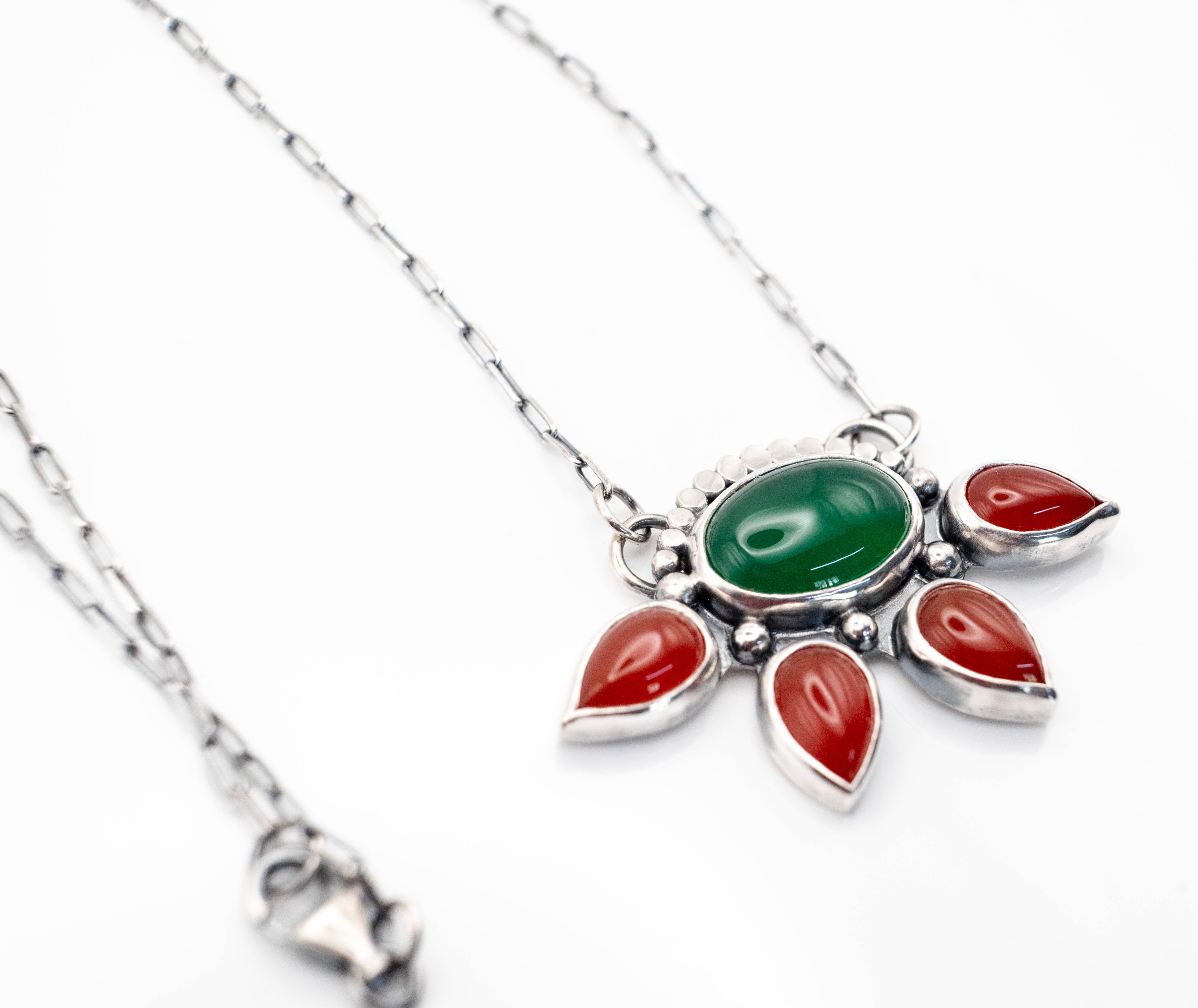 χειροποίητο κολιέ με όνυχα πετρες