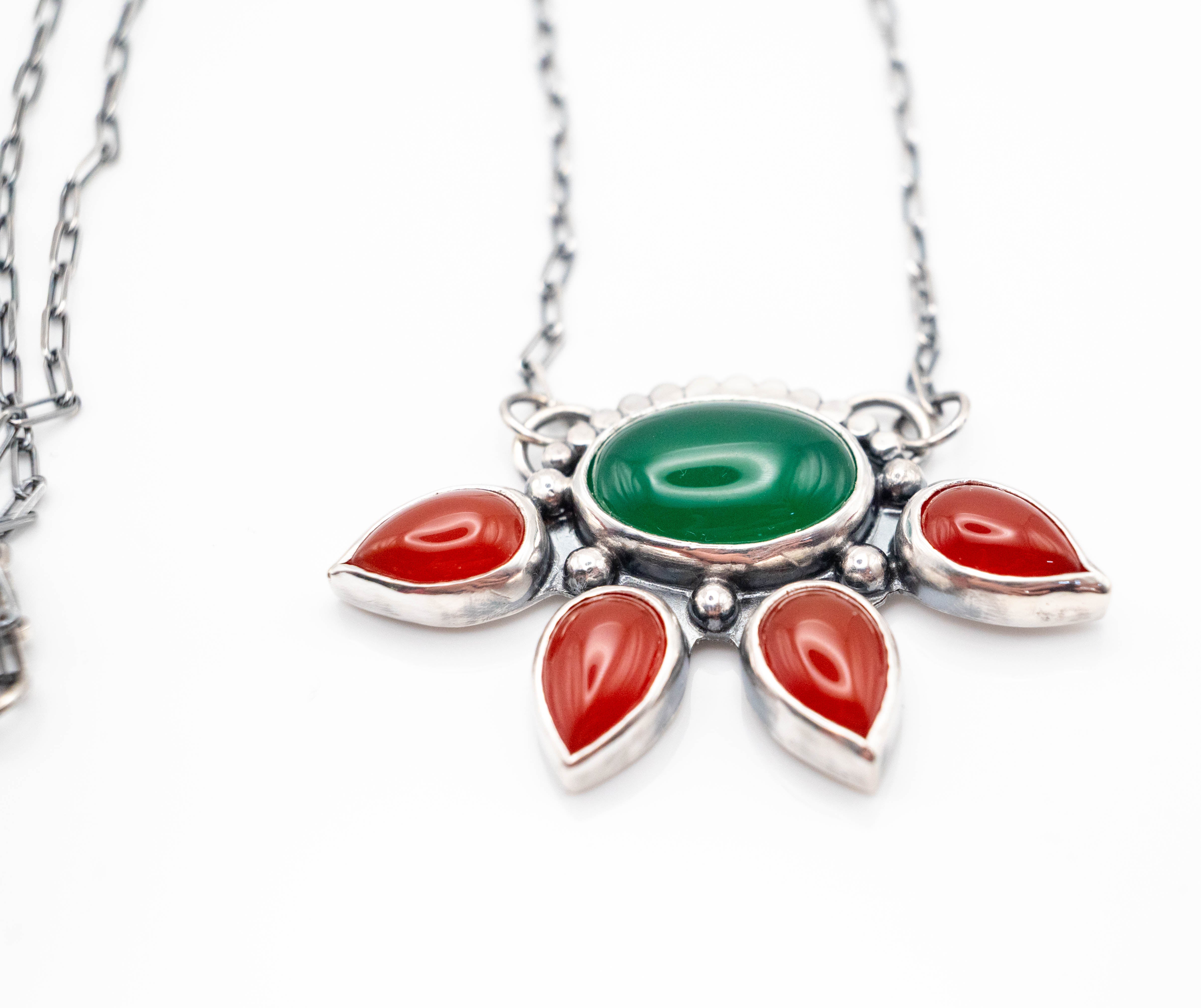 κολιέ με φυσικές πέτρες