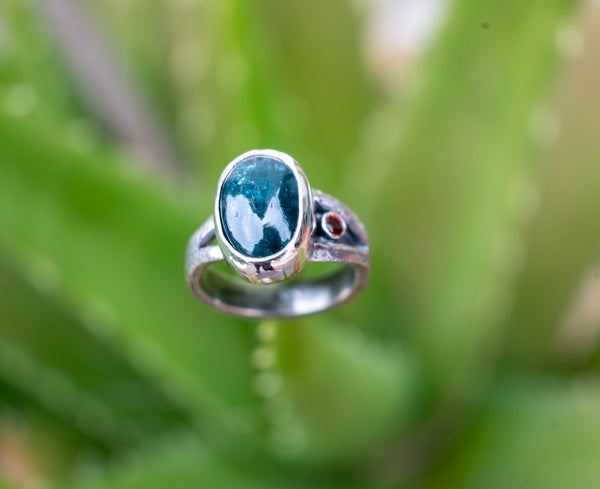 Silver ring with Green Kyanite and Garnet