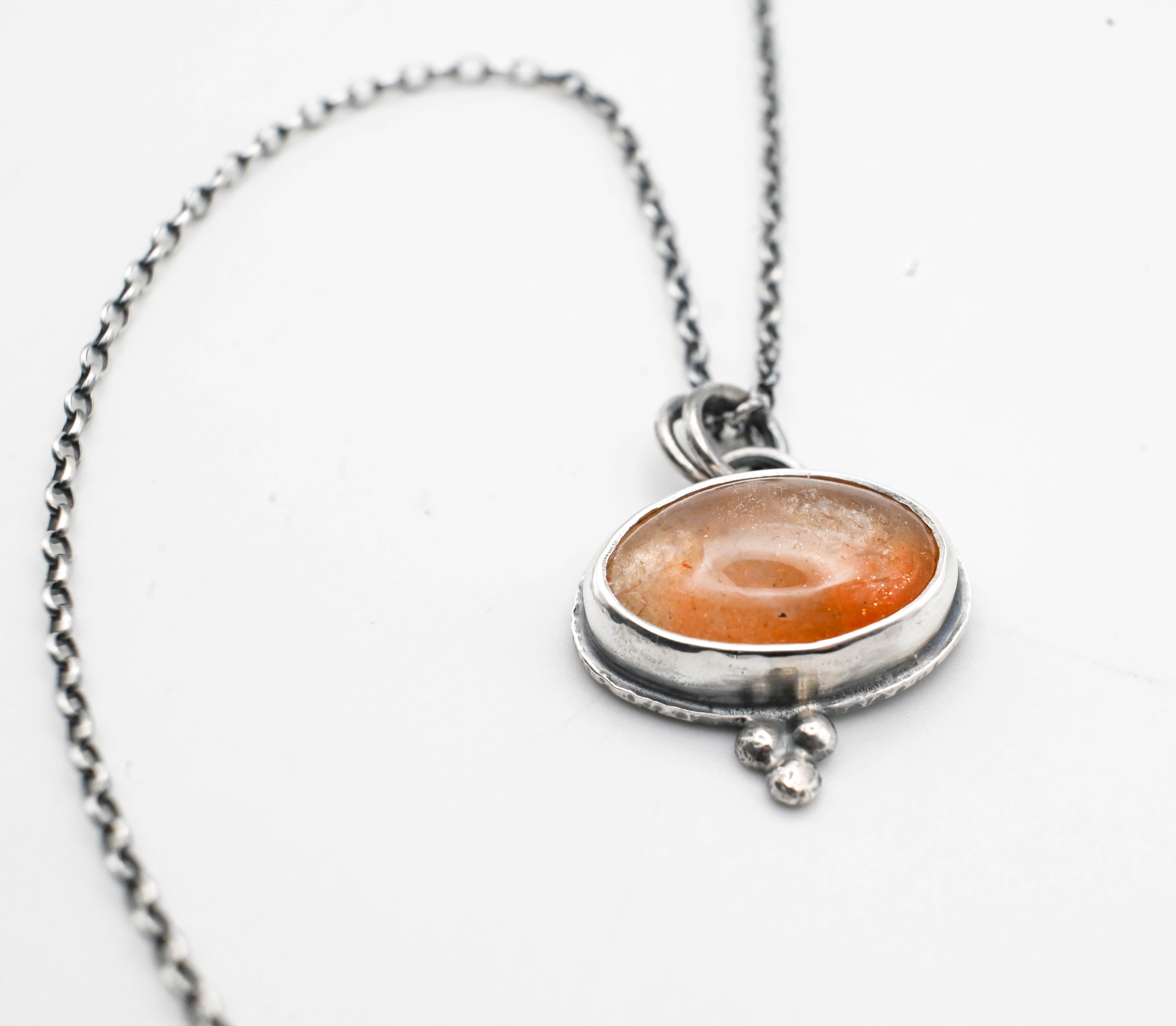 Κολιέ ασήμι 925  boho ηλιόλιθος sunstone  κοντινό SILVERstro