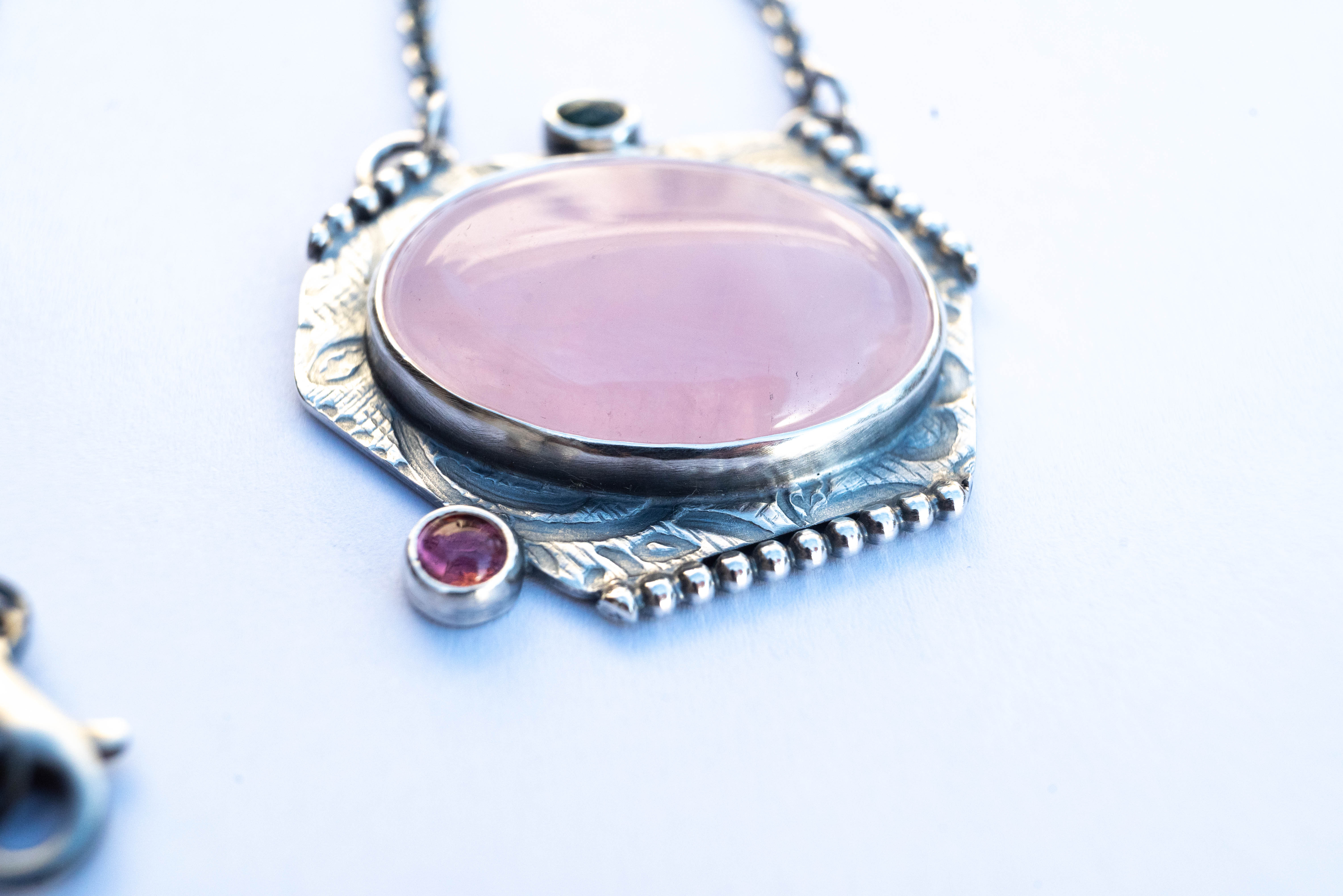 ασημενιο κολιε με λιθους