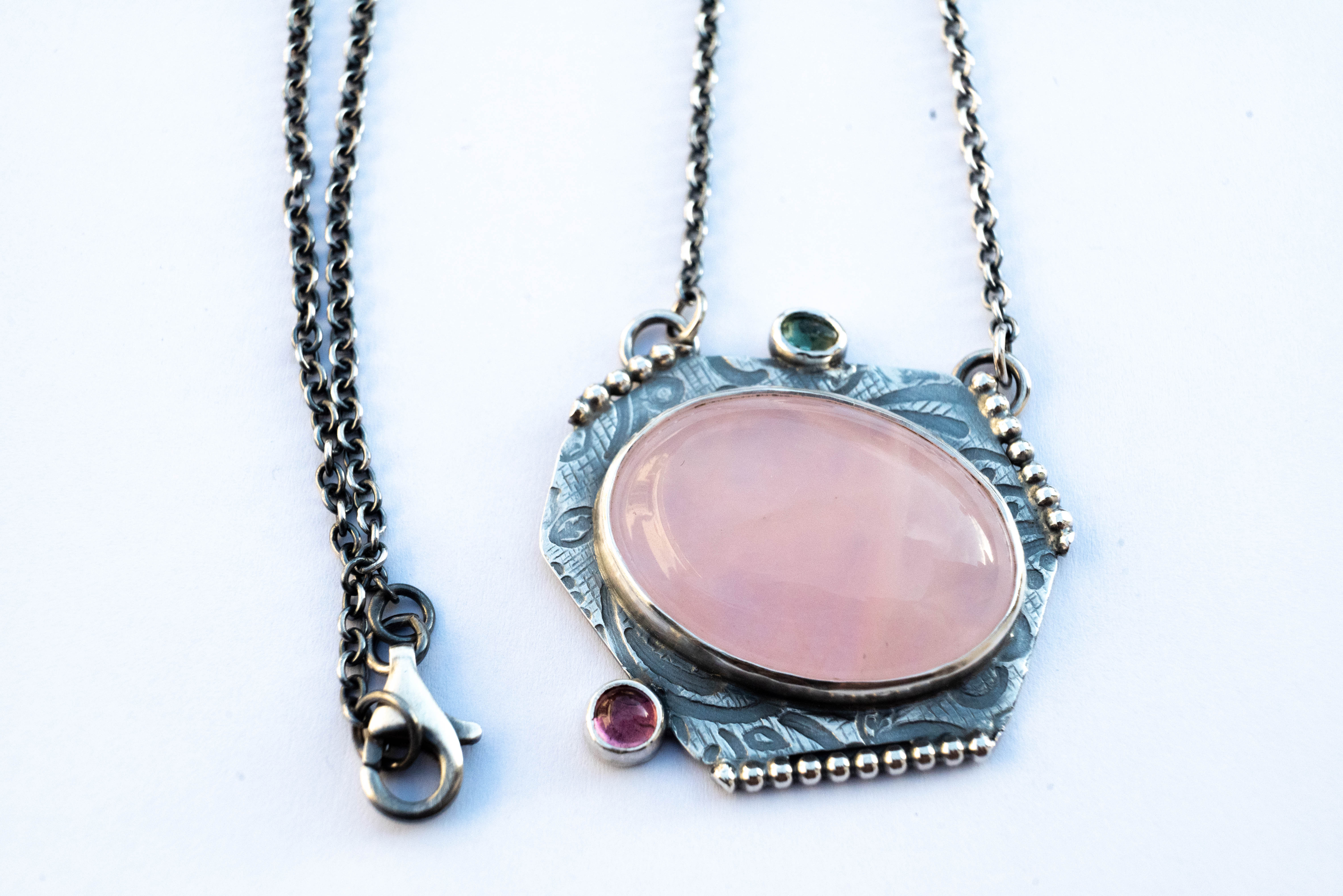 asimeni kolie me petres