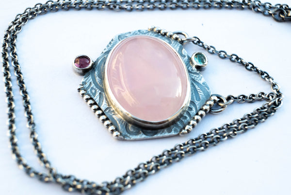 ασημενιο κολιε με χαλαζία