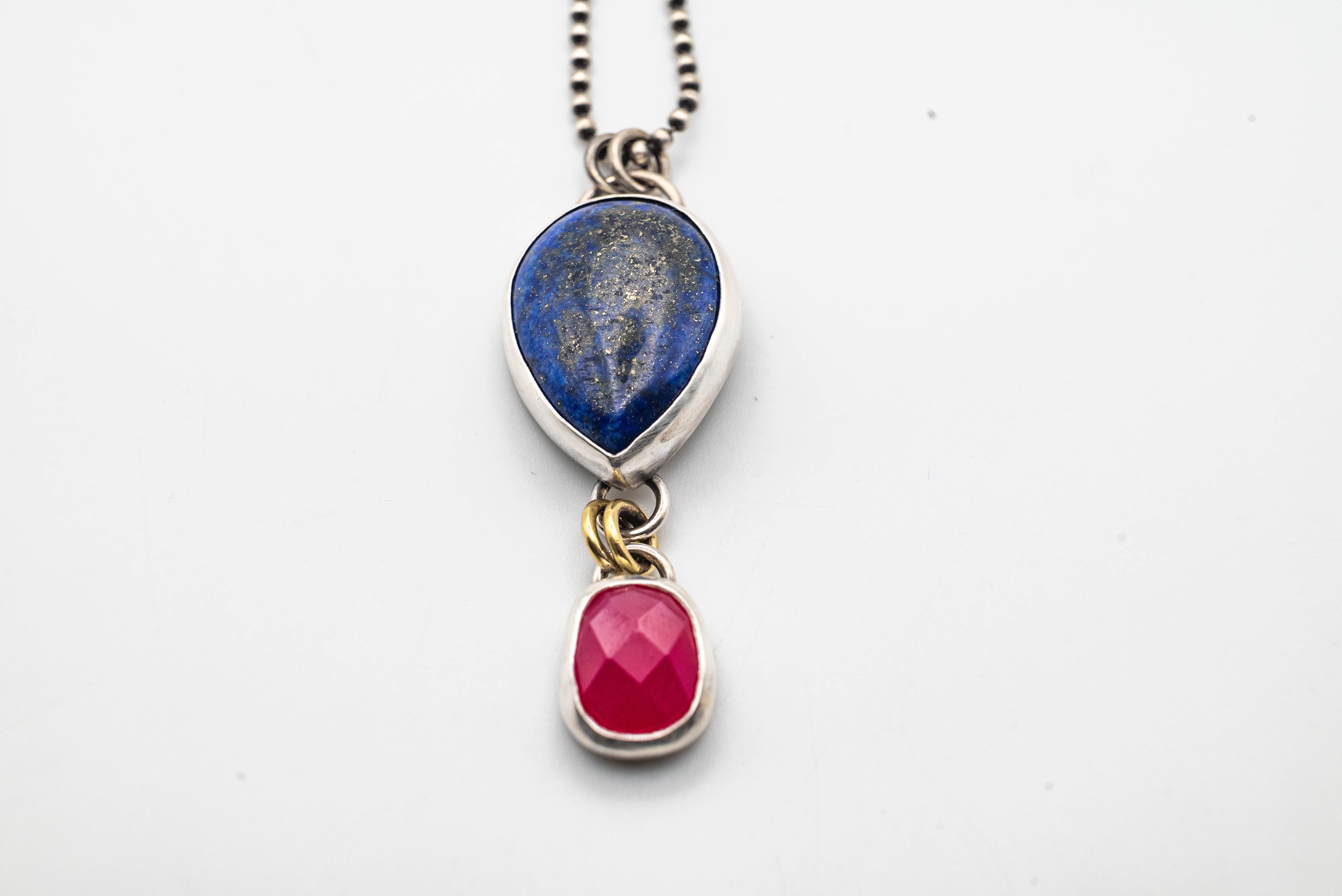 Ασημένιο χειροποίητο κολιέ με Λάπις Λάζουλι και Pink Χαλκηδόνιο