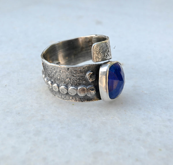 Χειροποίητο δαχτυλίδι ασήμι 925 με lapis lazuli - καμένο φινίρισμα - SILVERstro