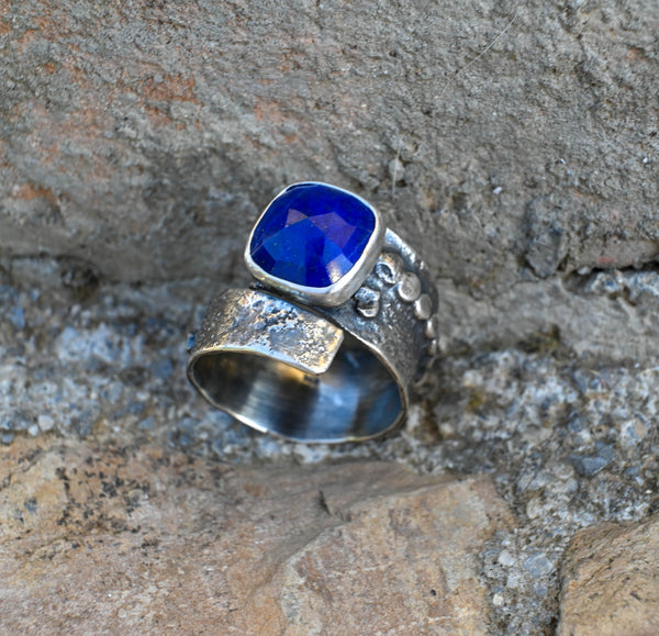 Δαχτυλίδι ασήμι 925 με τετράγωνη πέτρα lapis lazuli - πλαϊνή όψη - SILVERstro