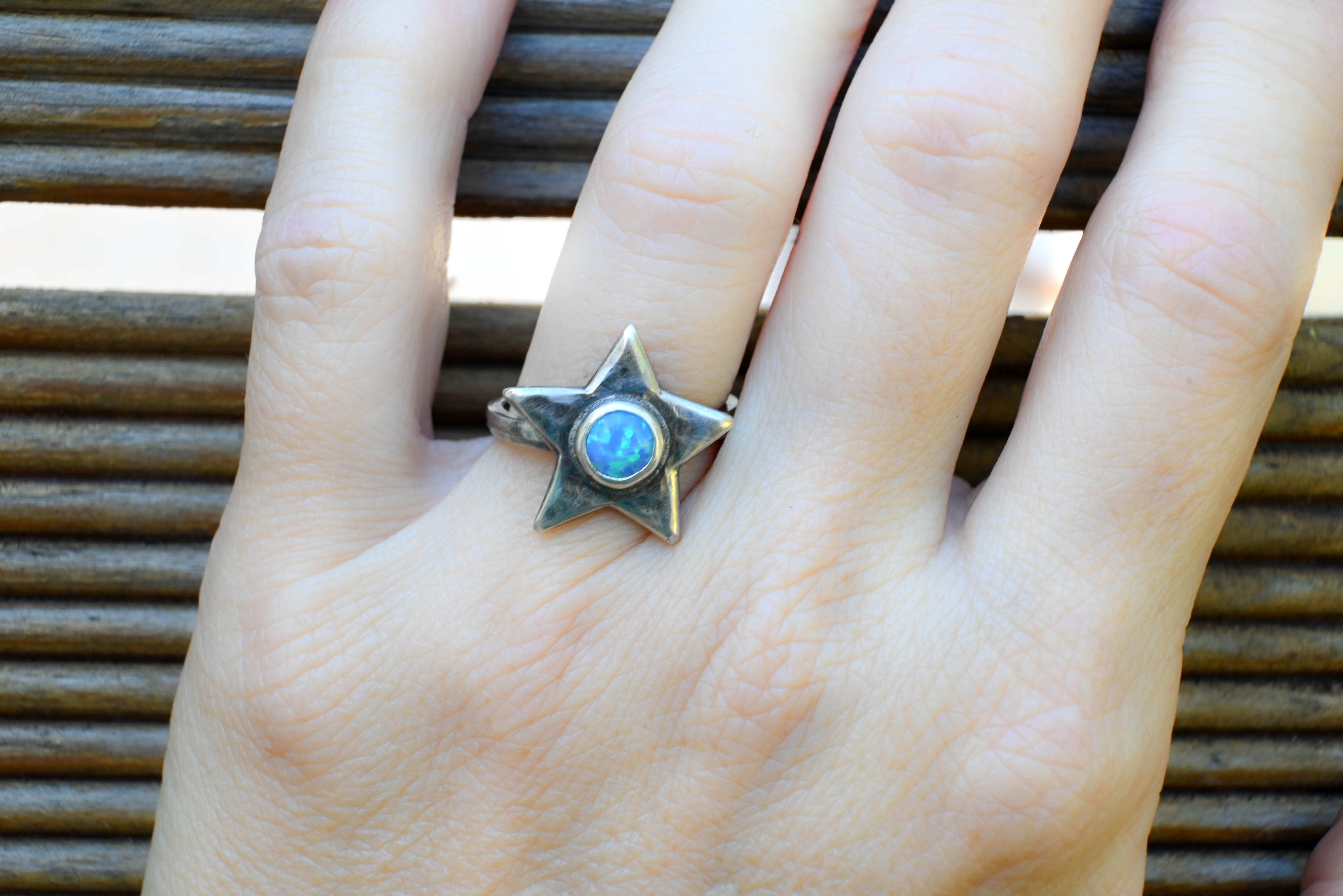Δαχτυλίδι ασήμι 925 σφυρήλατο αστέρι opal – άνω όψη