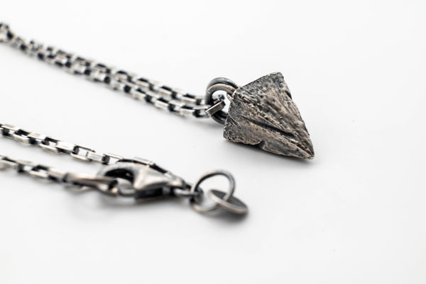 Χειροποίητο ασημένιο μενταγιόν πυραμίδα