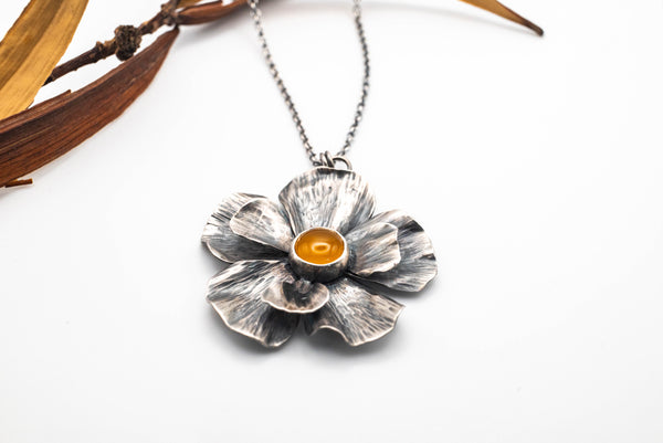 ασημενιο κολιε λουλουδι