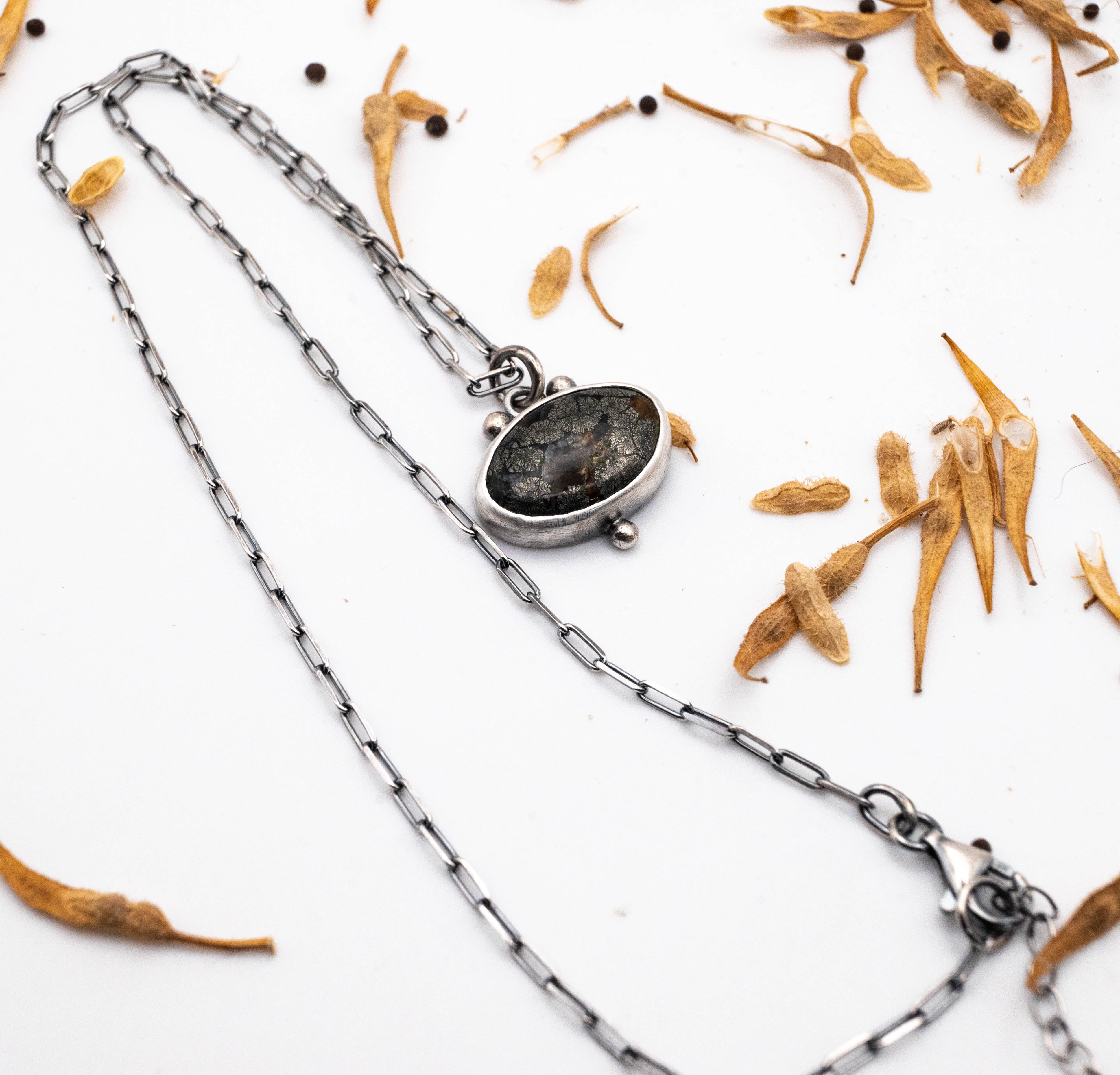 ασημενιο κολιε με ημιπολύτιμες πετρες