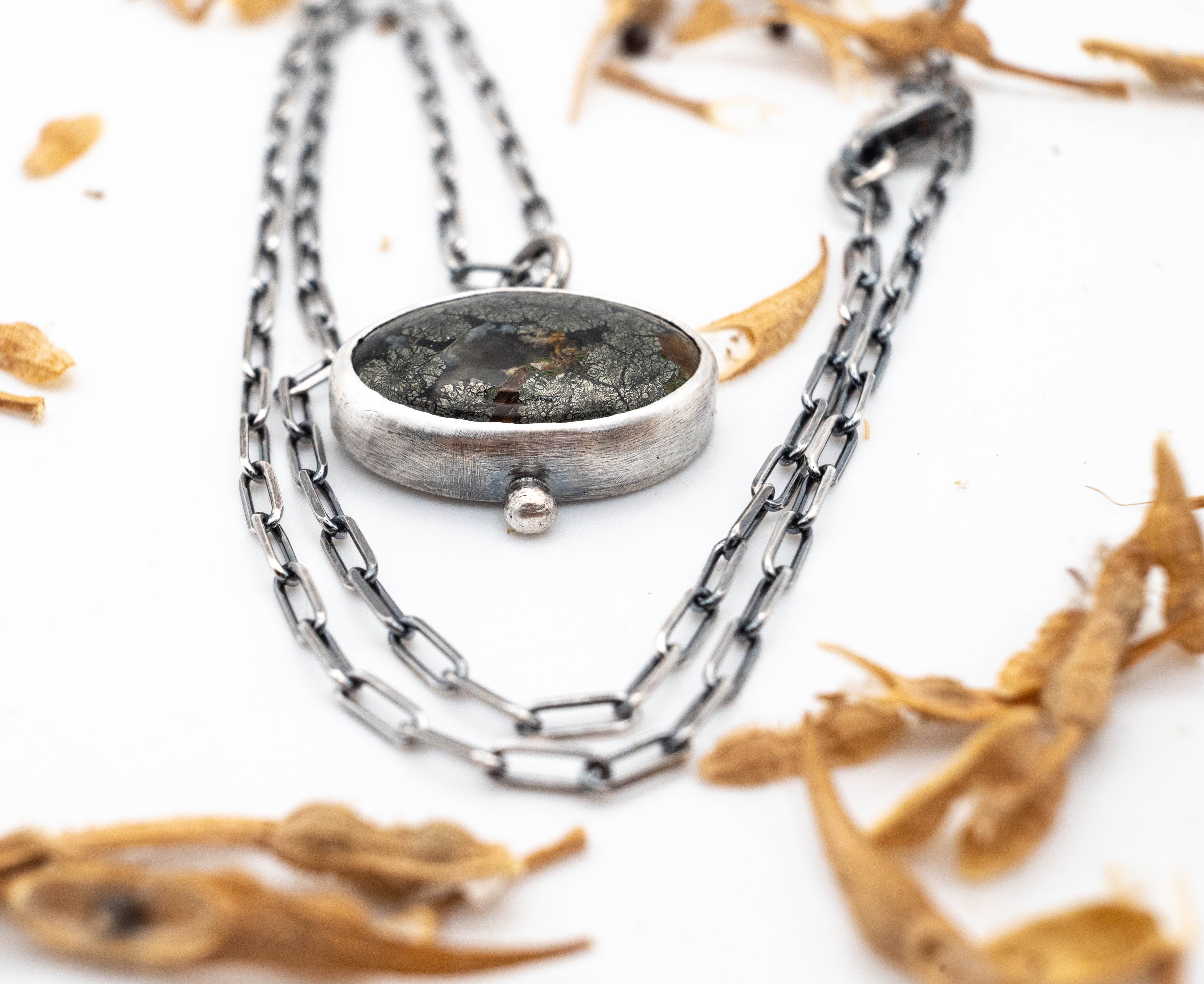 κολιε με ημιπολυτιμους λιθους