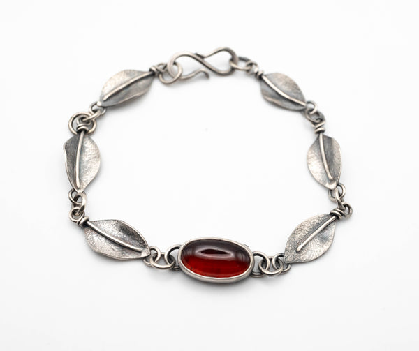 Ασημένιο Βραχιόλι χειροποίητο με Κόκκινη Γρανάδα η Γρανάτης