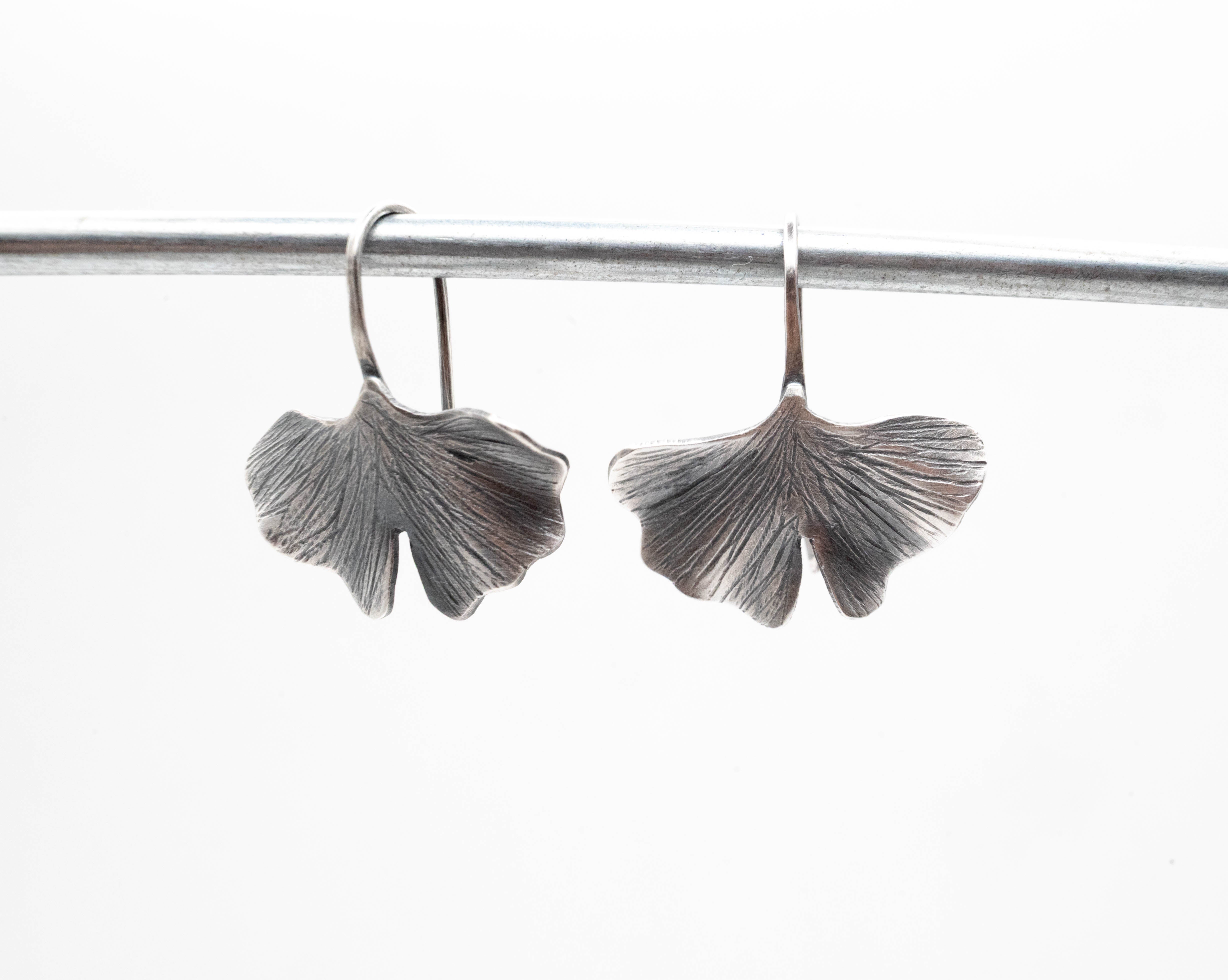 Ασημένια χειροποίητα σκουλαρίκια φύλλο Ginkgo - SILVERstro Κοσμήματα