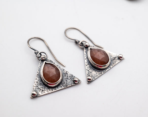 Ασημένια Σκουλαρίκια με Φεγγαρόπετρα Peach Moonstone | SILVERstro - SILVERstro Κοσμήματα