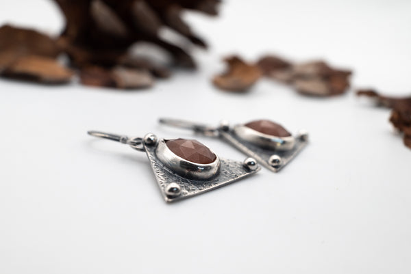 Ασημένια Σκουλαρίκια με Φεγγαρόπετρα Peach Moonstone | SILVERstro - SILVERstro Κοσμήματα