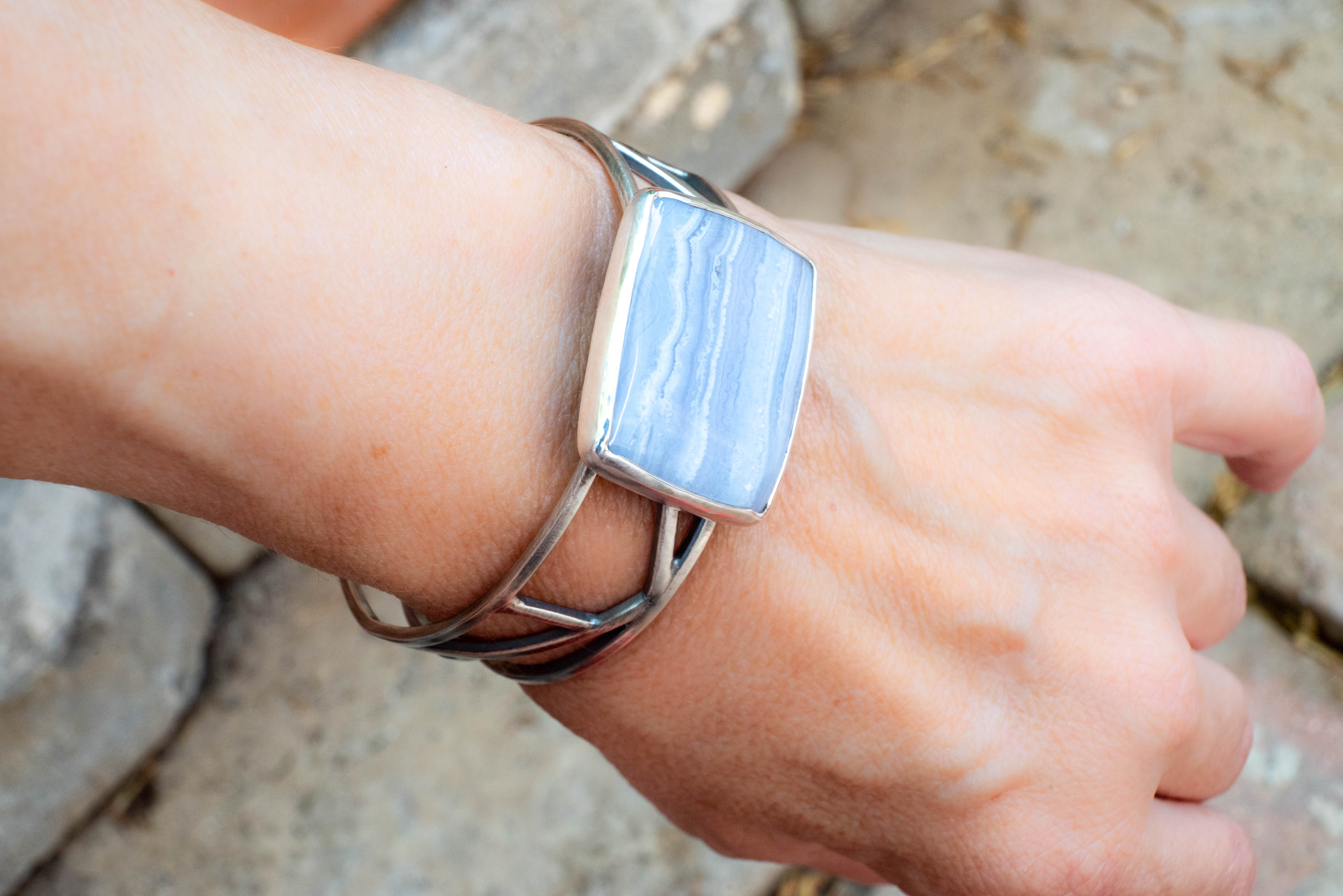 Βραχιόλι cuff από ασήμι με Blue Lace Agate - SILVERstro Κοσμήματα