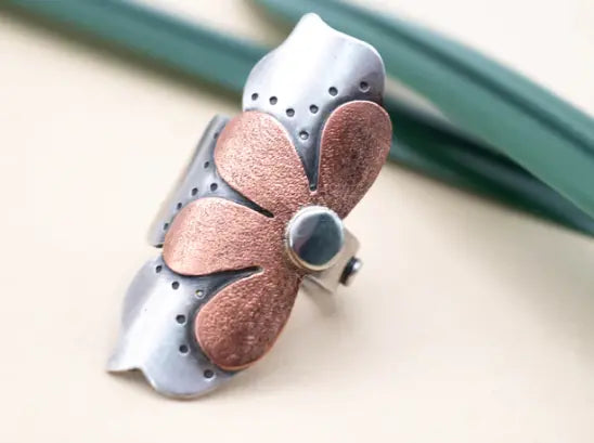 Set with Copper