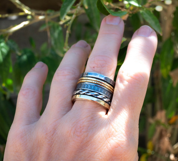 Φαρδύ spinner thumb ring φορεμένο  – unisex – SILVERstro