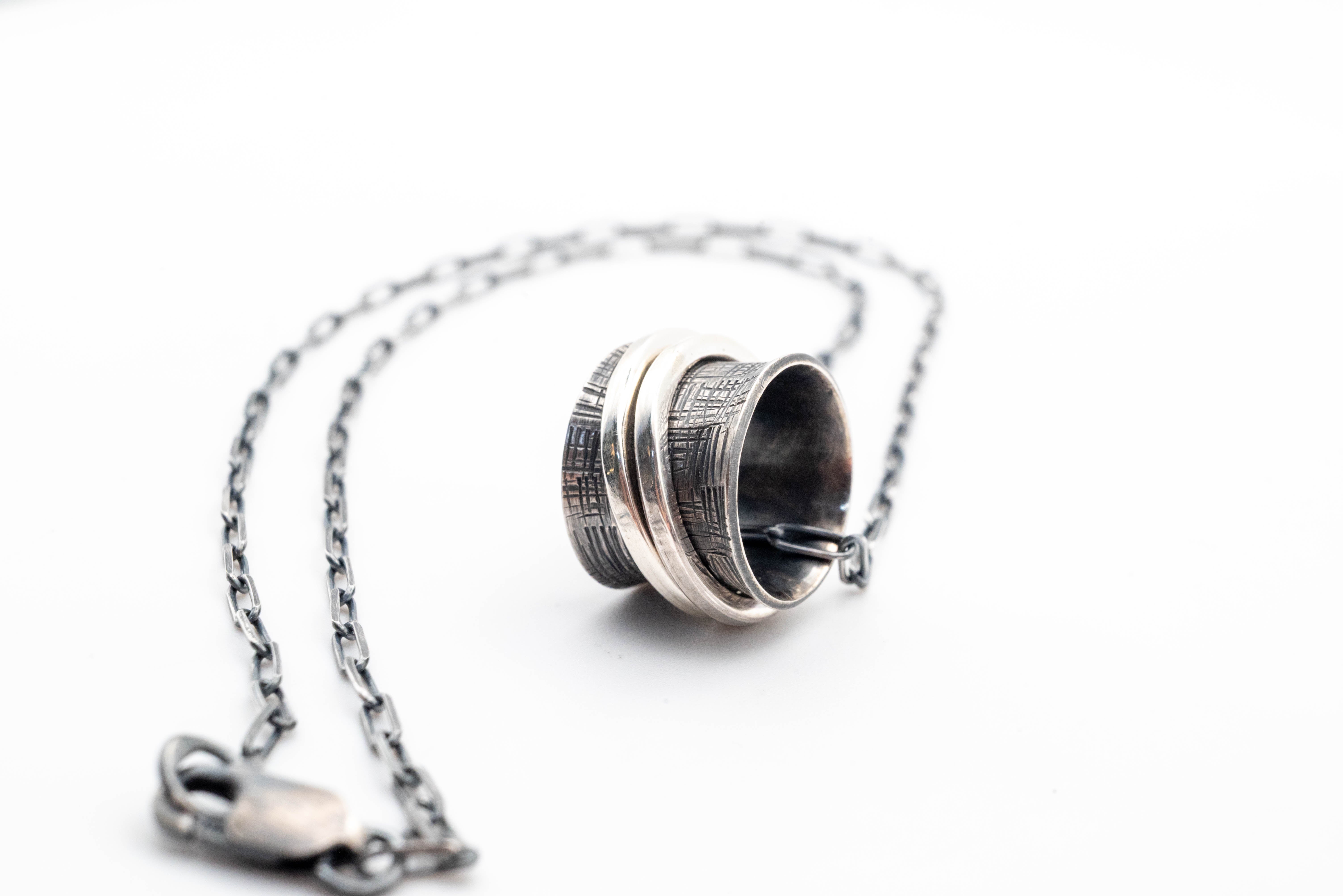 Χειροποίητο ασημένιο κολιέ spinner, σφυρήλατο σχέδιο & δύο περιστρεφόμενα δαχτυλίδια - SILVERstro Κοσμήματα