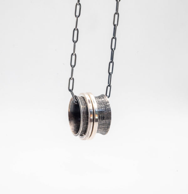 Χειροποίητο ασημένιο κολιέ spinner, σφυρήλατο σχέδιο & δύο περιστρεφόμενα δαχτυλίδια - SILVERstro Κοσμήματα