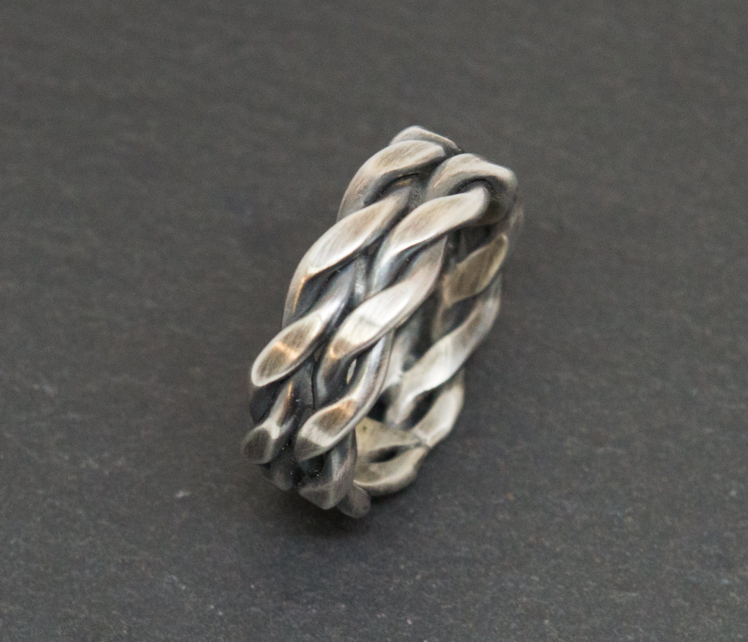 χειροποίητο μοντέρνο αντρικό δαχτυλίδι