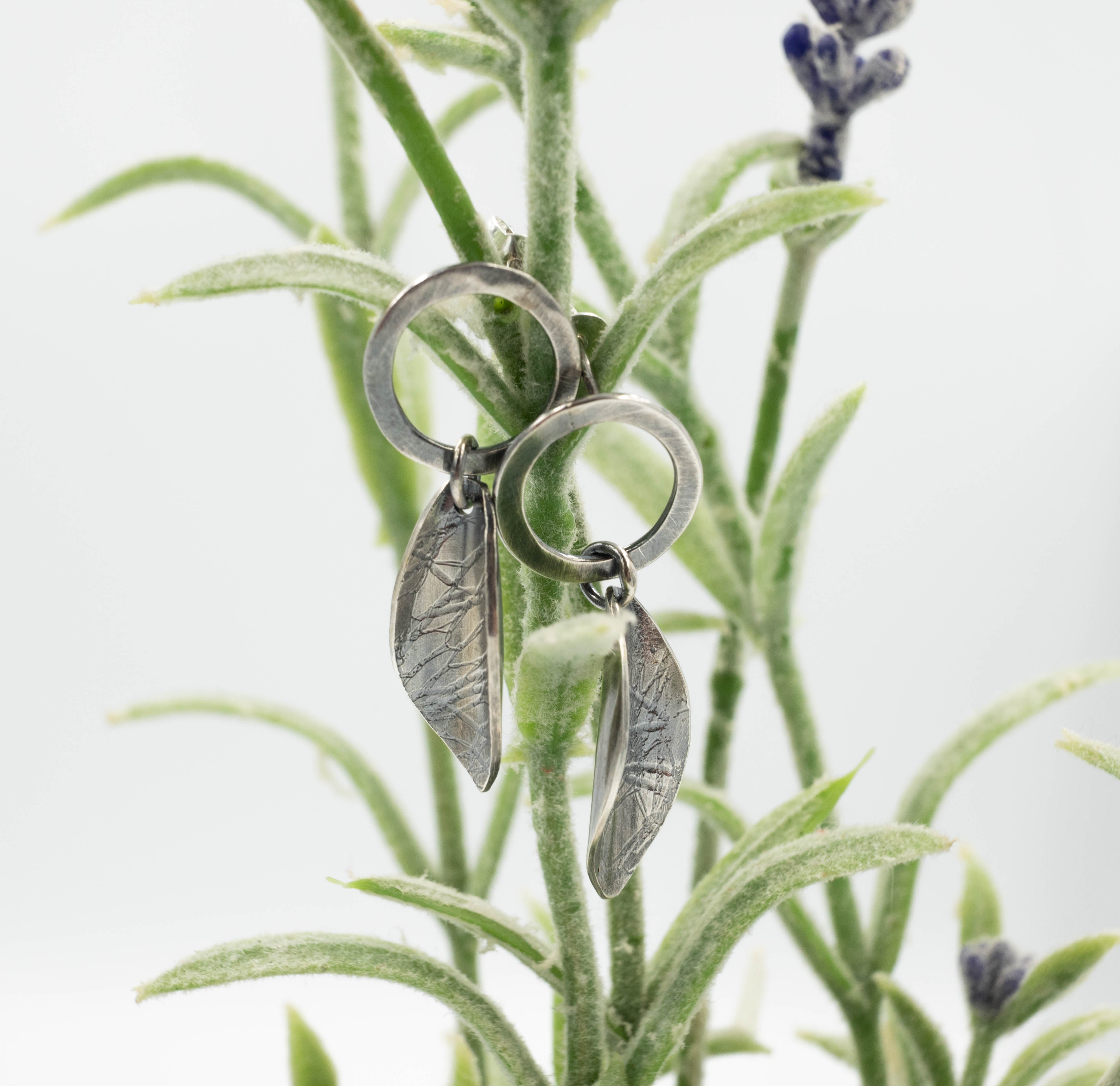 σκουλαρικια leaf