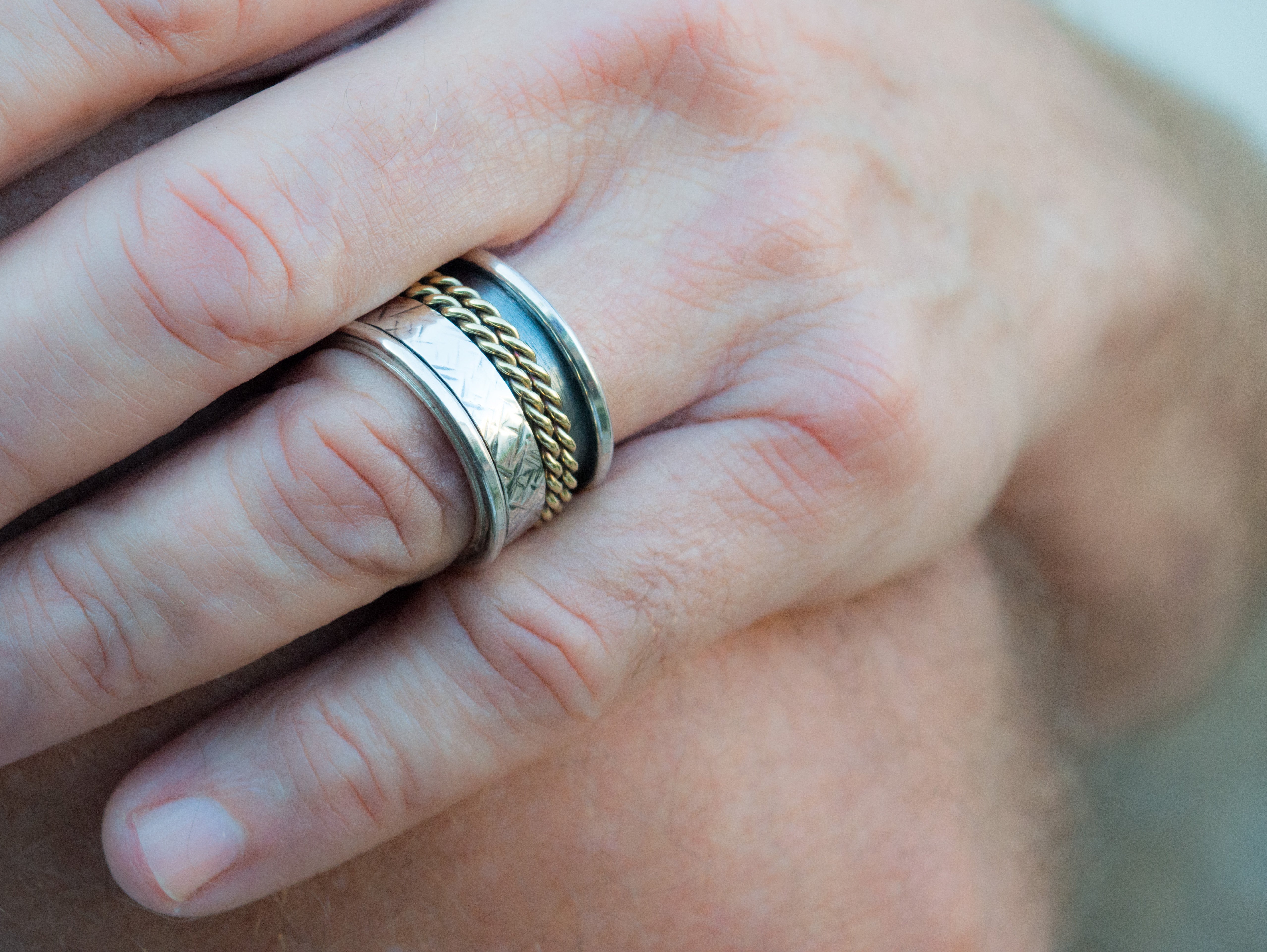 μεγάλο μοντέρνο ανδρικό δαχτυλίδι spinner ring