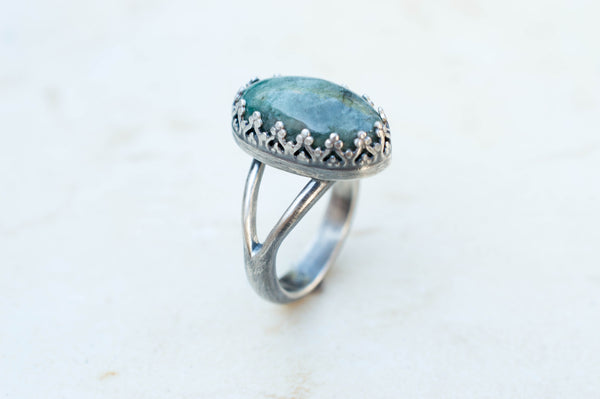 Silver ring with Emerald