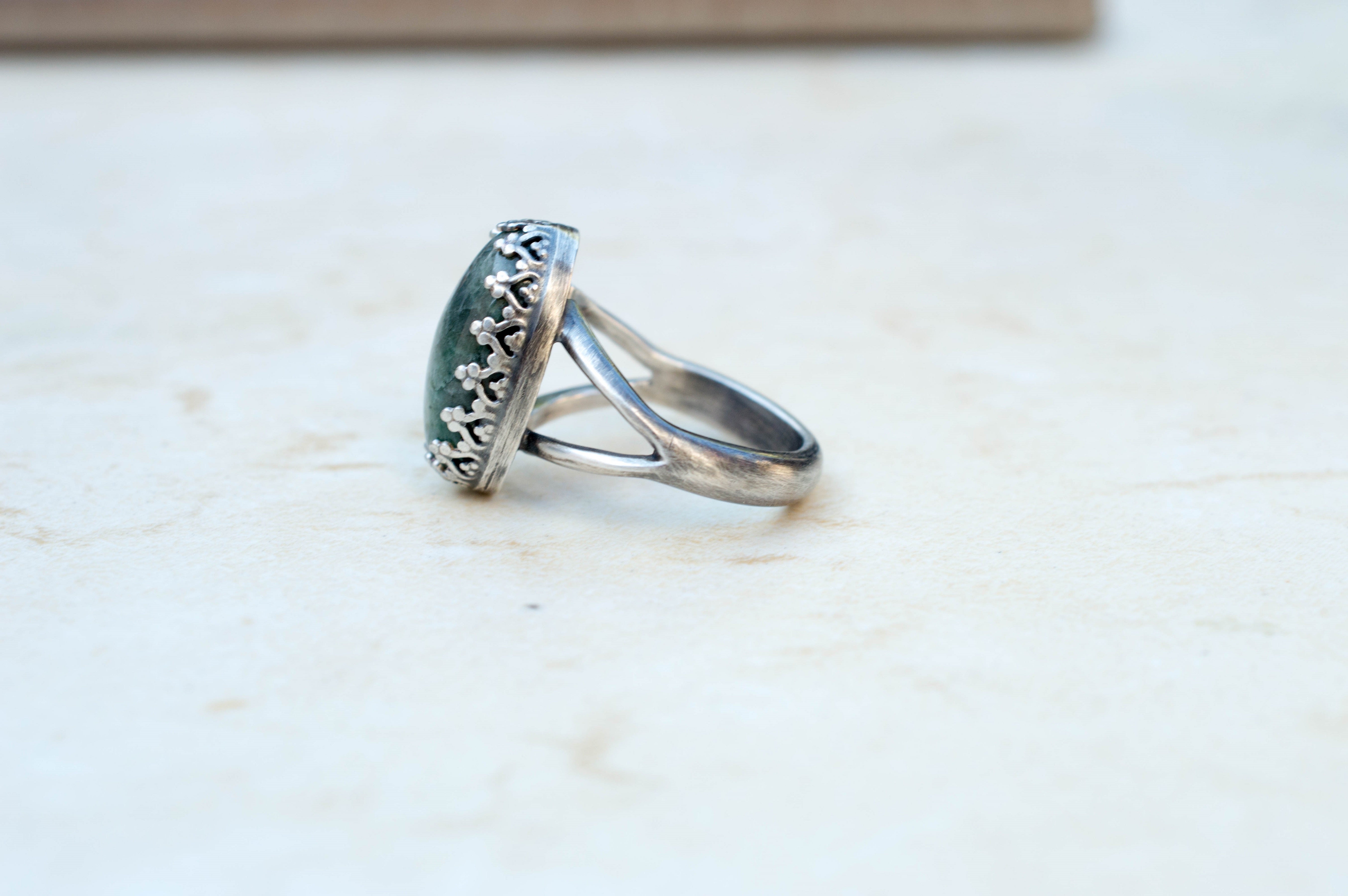 Silver ring with Emerald