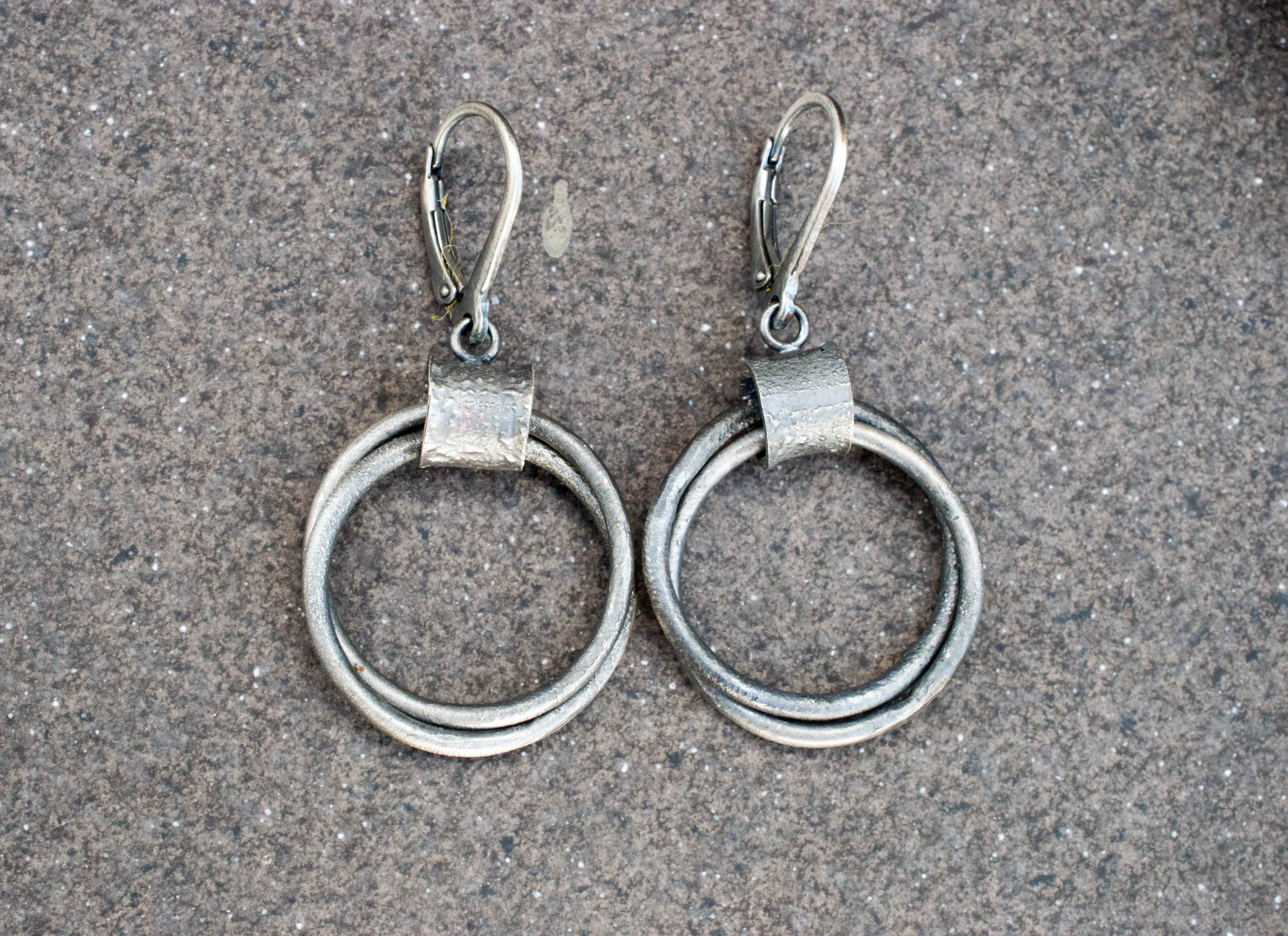 skoularikia apo asimi