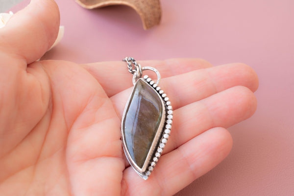 κολιε silverstro