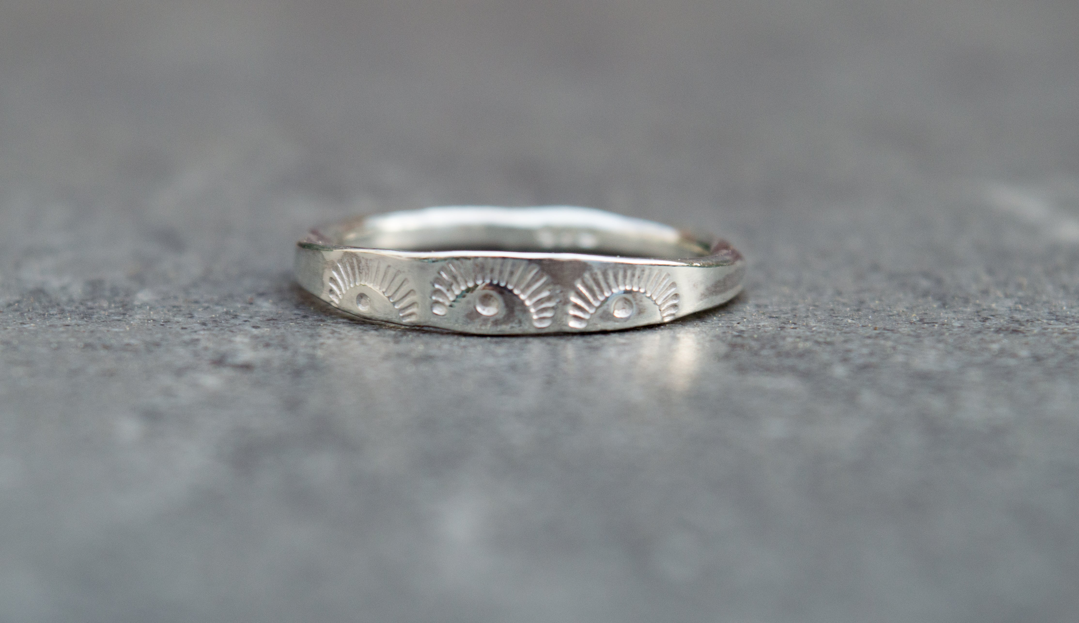 ασημένια δαχτυλίδια