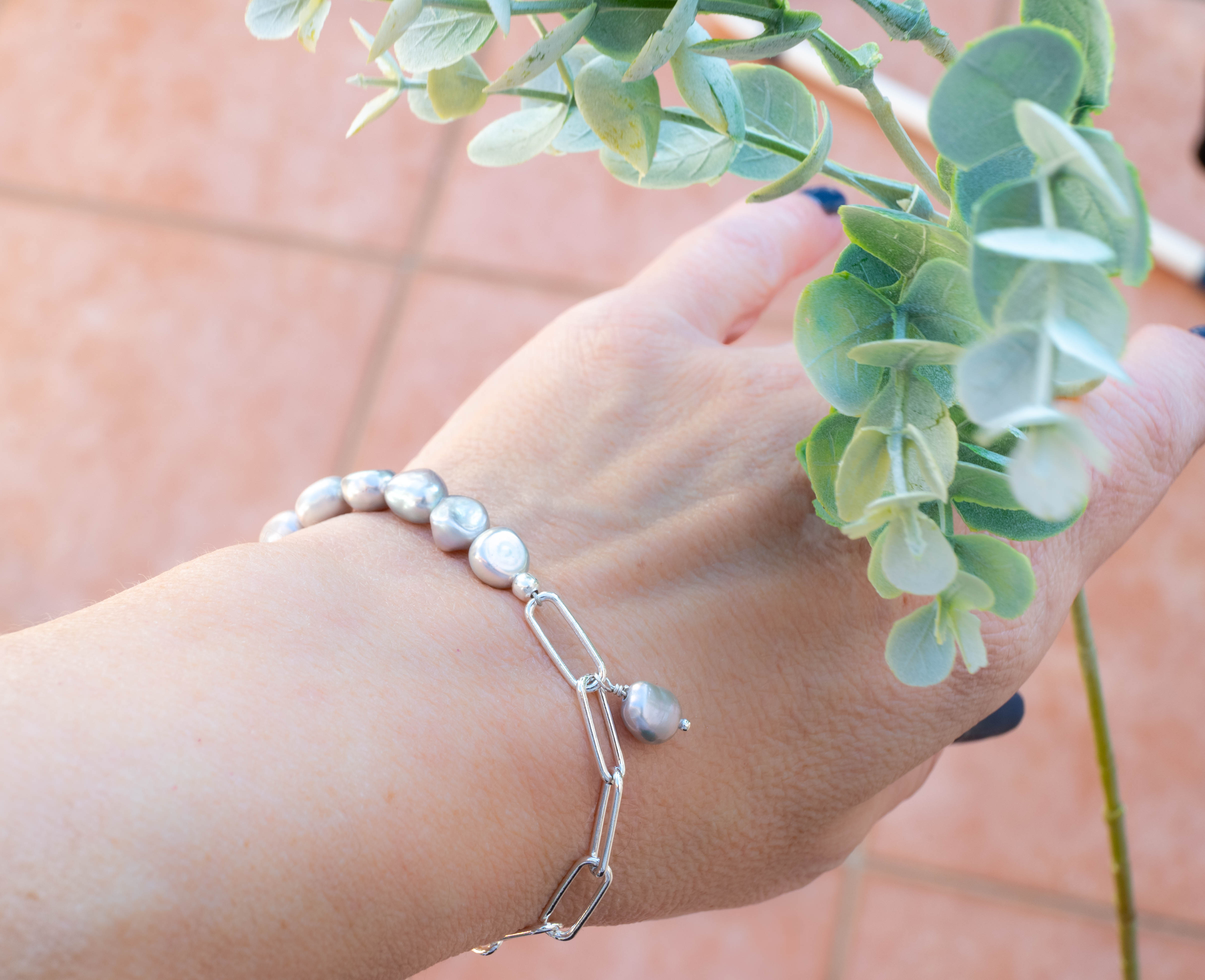 Ασημένιο βραχιόλι με Γκρι Μαργαριτάρια