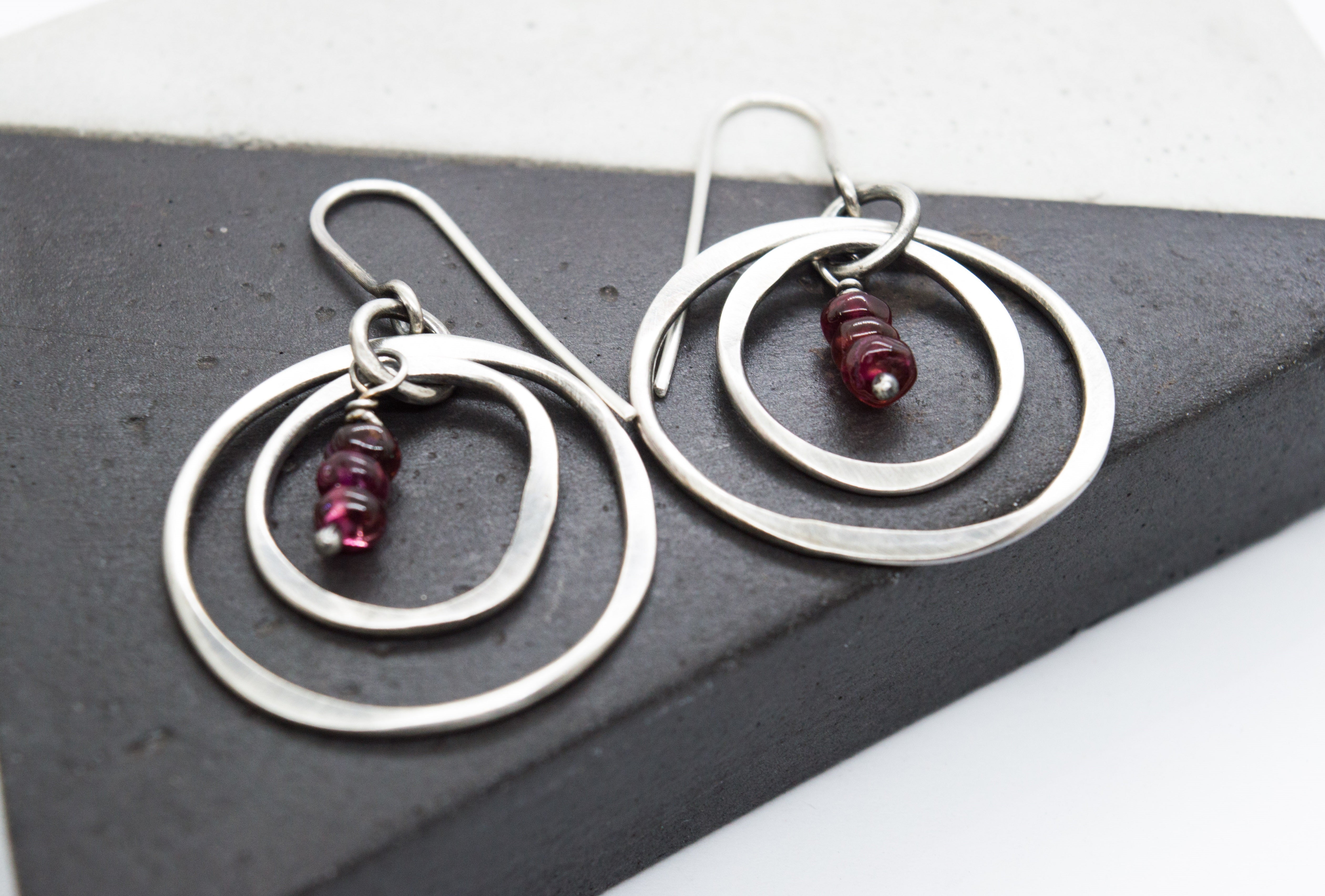 Ασημένια σκουλαρίκια με Red Garnet (Κόκκινο Γρανάτη) - SILVERstro Κοσμήματα