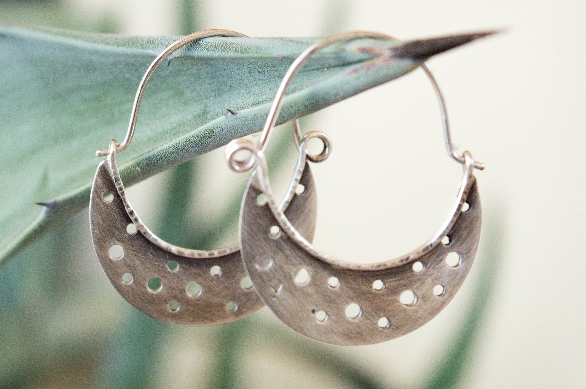 ασημένια χειροποίητα σκουλαρίκια rustic