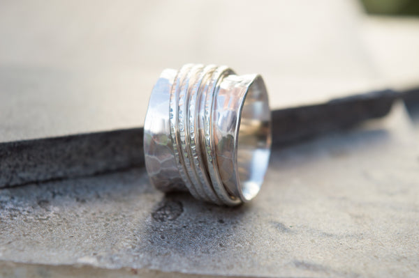 Χειροποίητο spinner δαχτυλίδι ασήμι 925 σφυρήλατο με 4 βεράκια 15mm – frontal view – SILVERstro