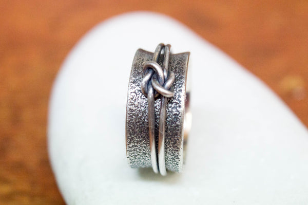 Spinner δαχτυλίδι ασήμι 925 love knot βεράκι 10mm – frontal view – SILVERstro