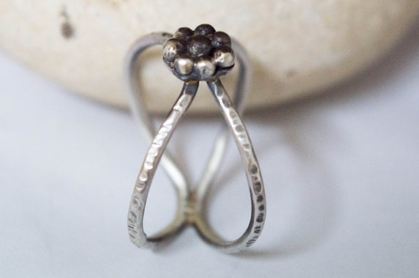 Ασημένιο σφυρίλατο δαχτυλίδι